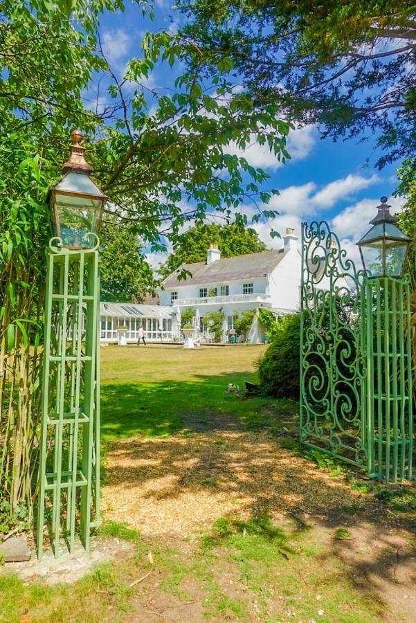 Cedar House Boutique B&B Burton  외부 사진